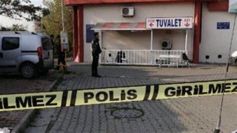 İ­s­t­a­n­b­u­l­­d­a­k­i­ ­b­i­r­ ­t­u­v­a­l­e­t­t­e­n­ ­e­r­k­e­k­ ­c­e­s­e­d­i­ ­ç­ı­k­t­ı­